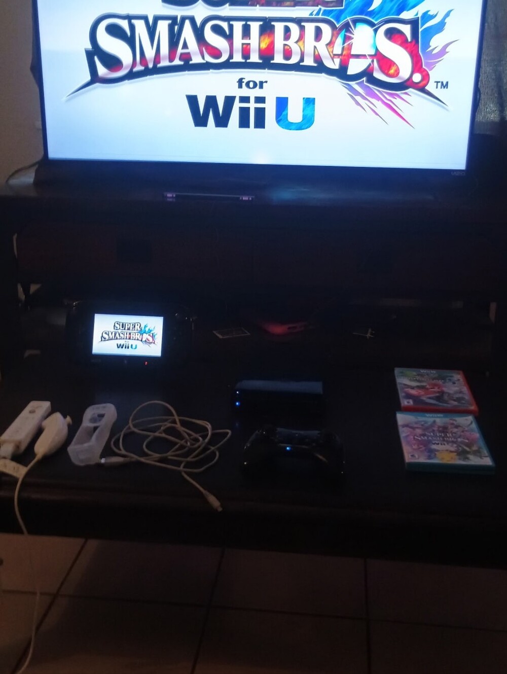 Nintendo Wii U Console in Black with 32GB Badge - Picture 7 of 15